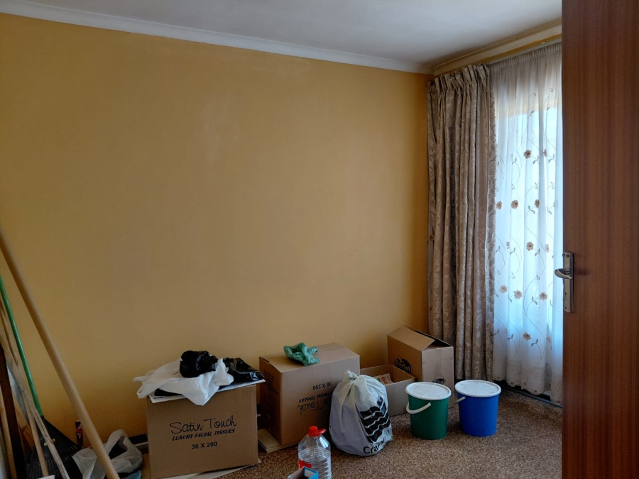 8 Bedroom Property for Sale in Actonville Gauteng