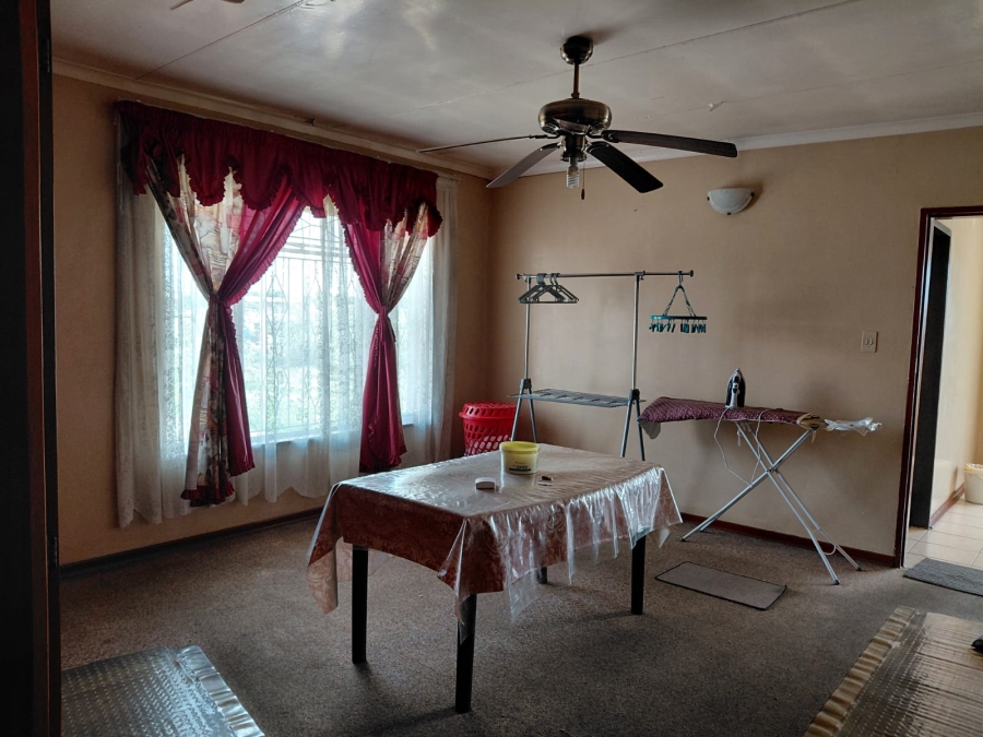 8 Bedroom Property for Sale in Actonville Gauteng