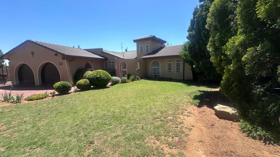 4 Bedroom Property for Sale in Mackenzieville Gauteng