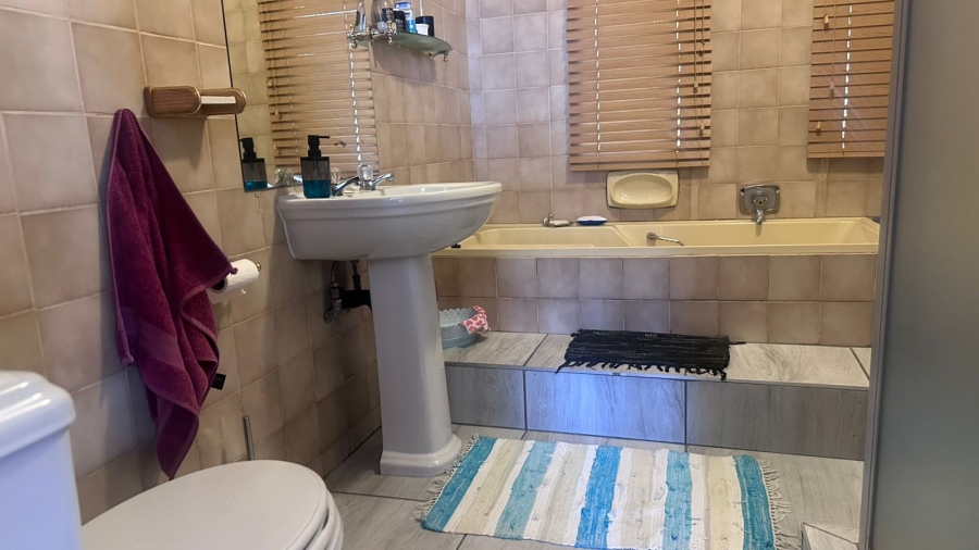 4 Bedroom Property for Sale in Mackenzieville Gauteng