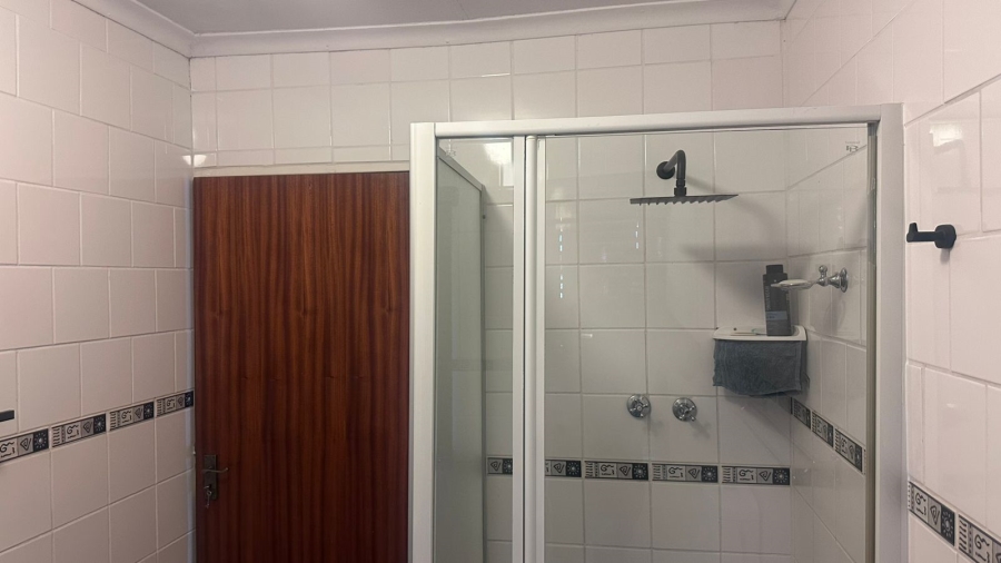 4 Bedroom Property for Sale in Mackenzieville Gauteng