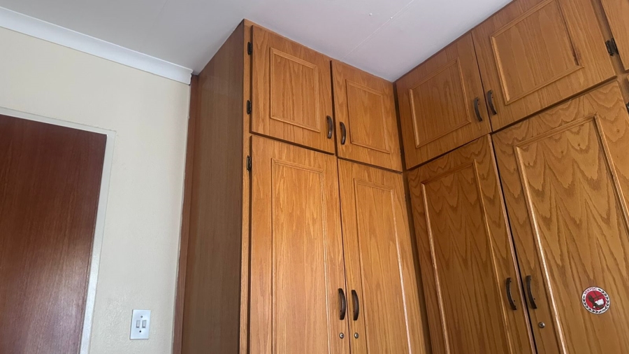 4 Bedroom Property for Sale in Mackenzieville Gauteng