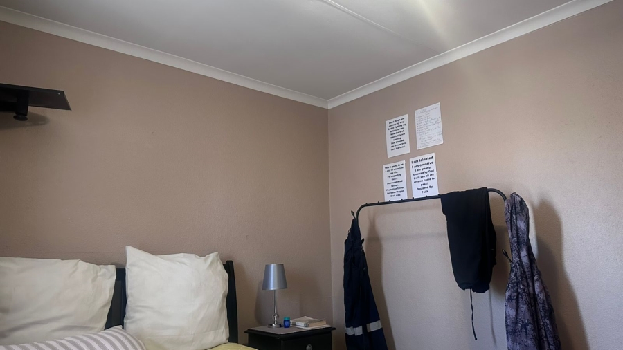 4 Bedroom Property for Sale in Mackenzieville Gauteng