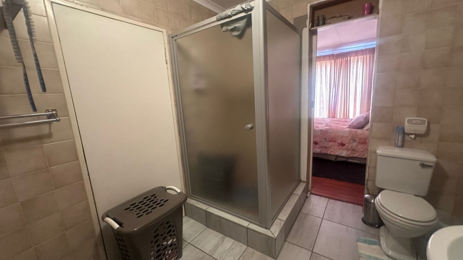 4 Bedroom Property for Sale in Mackenzieville Gauteng