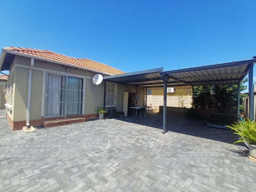 3 Bedroom Property for Sale in Andeon Gauteng