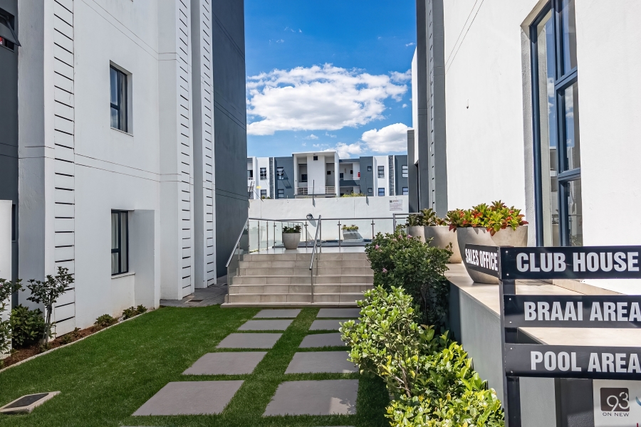 1 Bedroom Property for Sale in Erand Gardens Gauteng