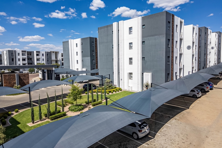 1 Bedroom Property for Sale in Erand Gardens Gauteng