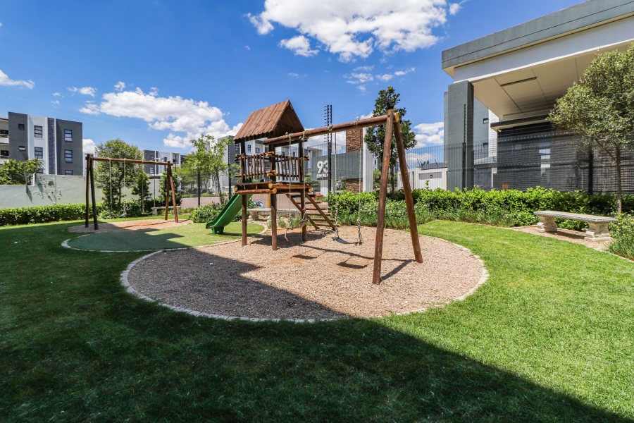 1 Bedroom Property for Sale in Erand Gardens Gauteng