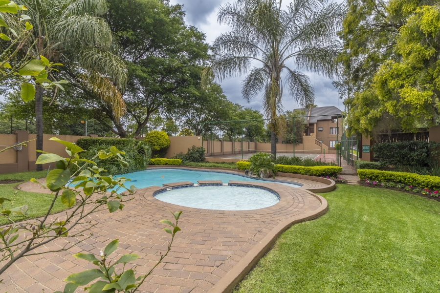 2 Bedroom Property for Sale in Douglasdale Gauteng