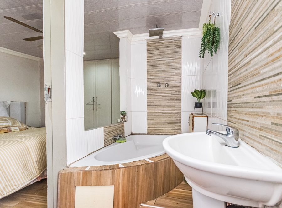 3 Bedroom Property for Sale in Dobsonville Gauteng