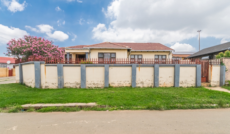 3 Bedroom Property for Sale in Dobsonville Gauteng