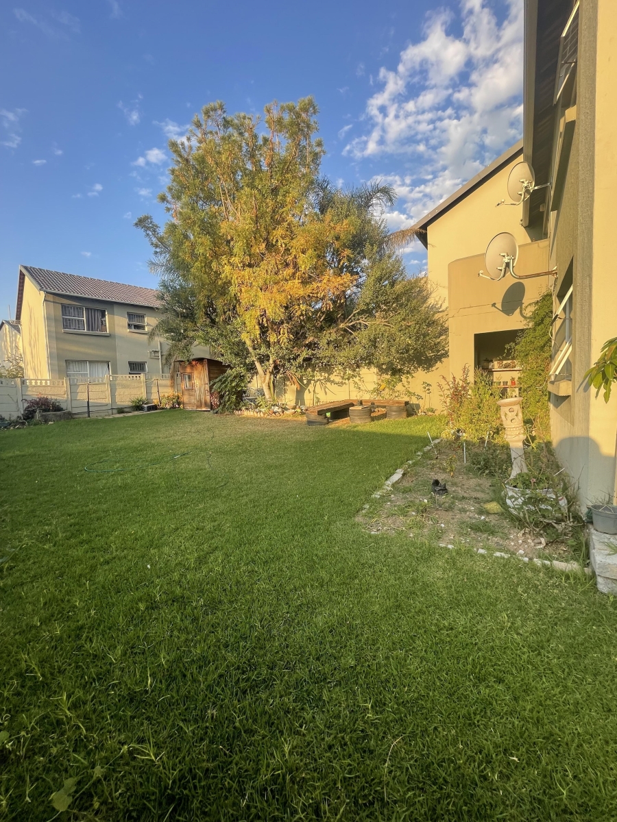 2 Bedroom Property for Sale in Vorna Valley Gauteng