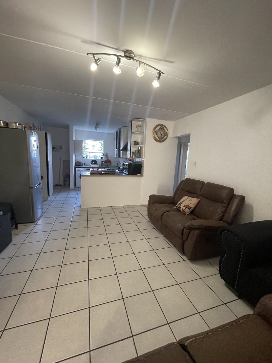 2 Bedroom Property for Sale in Vorna Valley Gauteng