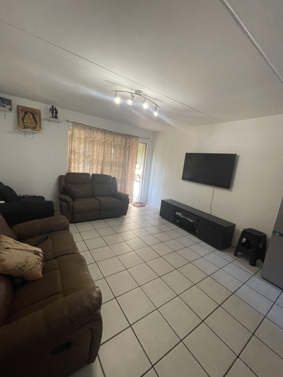 2 Bedroom Property for Sale in Vorna Valley Gauteng