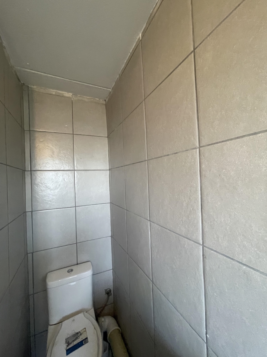 2 Bedroom Property for Sale in Vorna Valley Gauteng