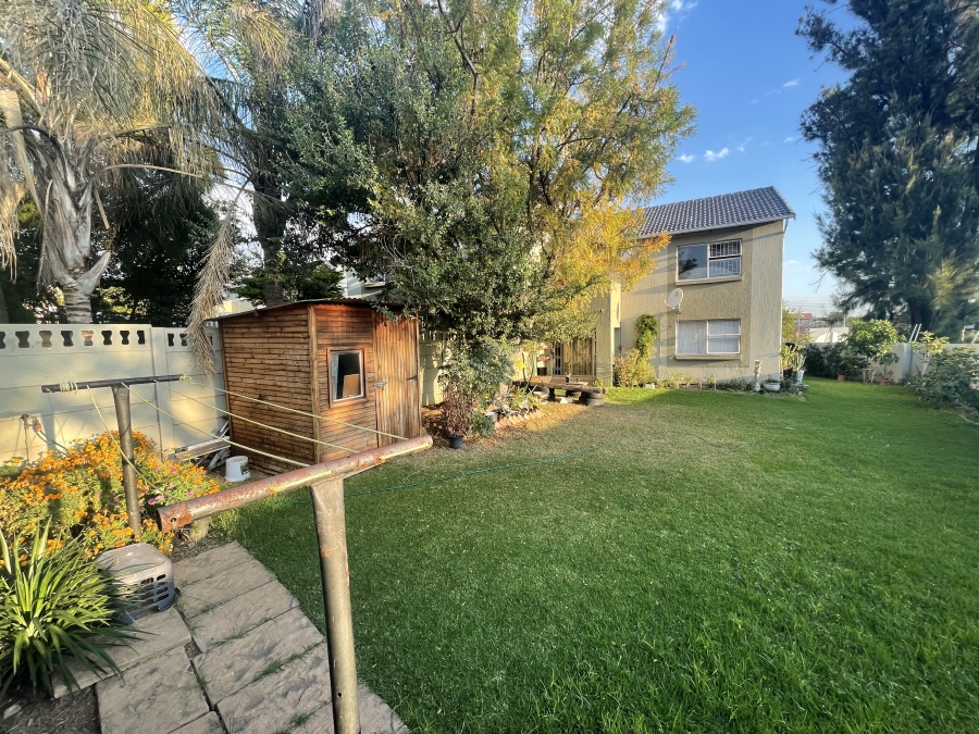 2 Bedroom Property for Sale in Vorna Valley Gauteng