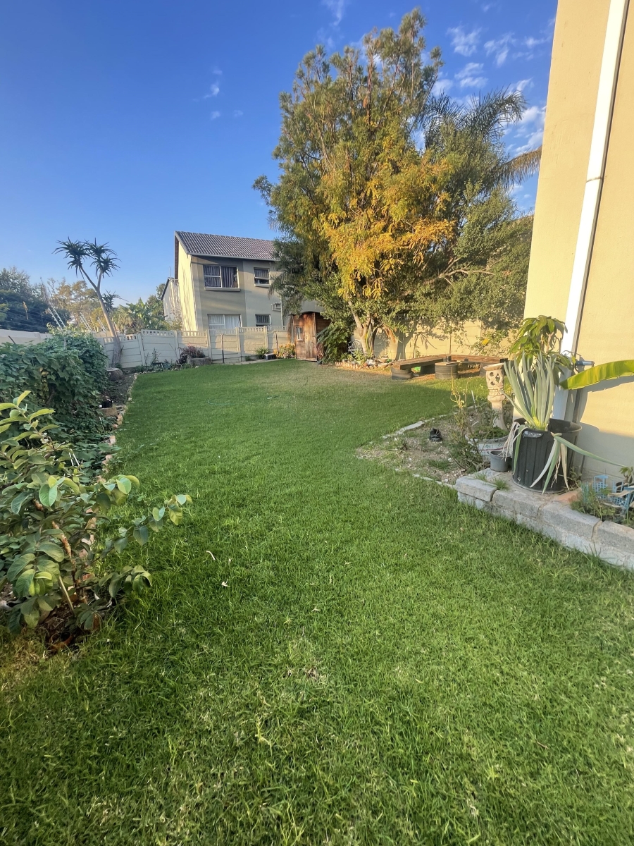 2 Bedroom Property for Sale in Vorna Valley Gauteng