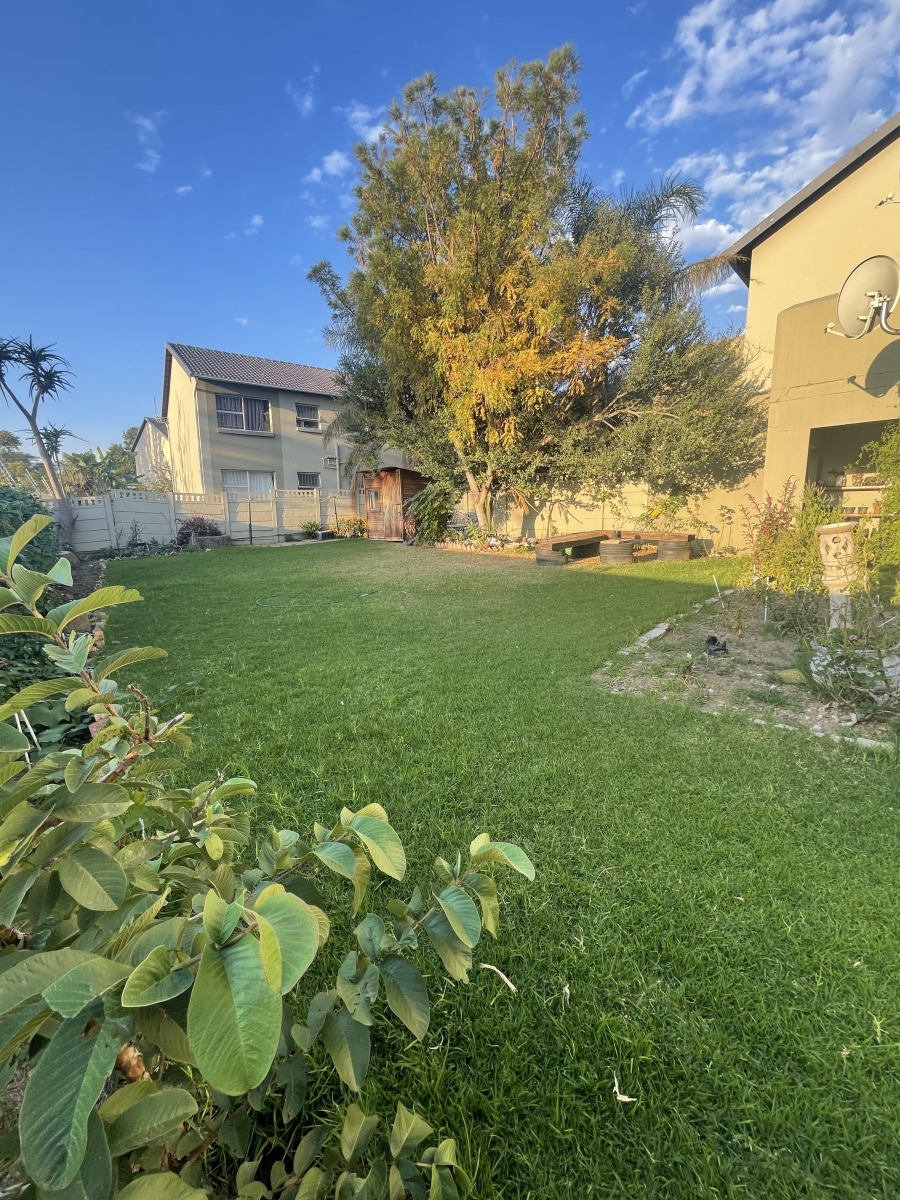 2 Bedroom Property for Sale in Vorna Valley Gauteng