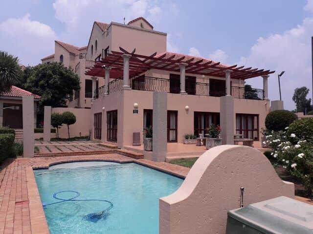 1 Bedroom Property for Sale in Paulshof Gauteng