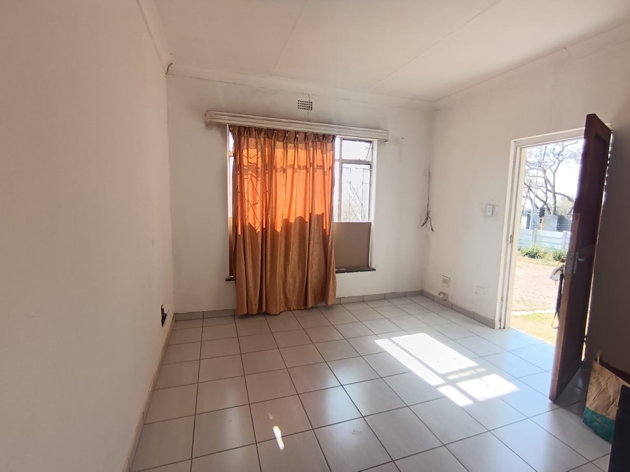 To Let 0 Bedroom Property for Rent in Kew Gauteng