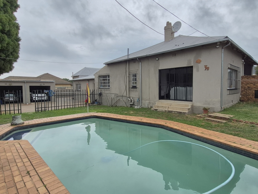 5 Bedroom Property for Sale in Primrose Gauteng