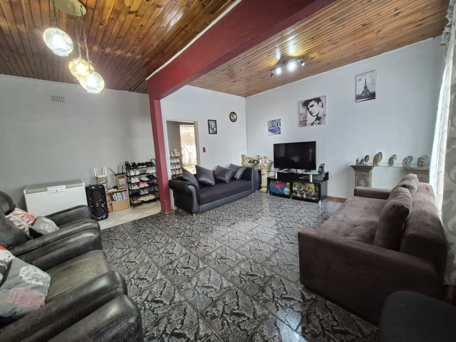 5 Bedroom Property for Sale in Primrose Gauteng