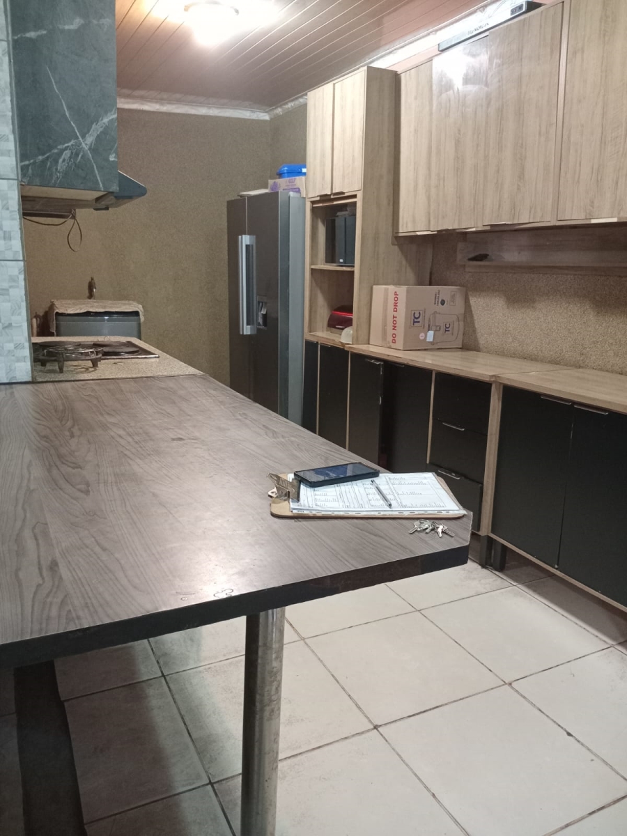 4 Bedroom Property for Sale in Roodekop Gauteng