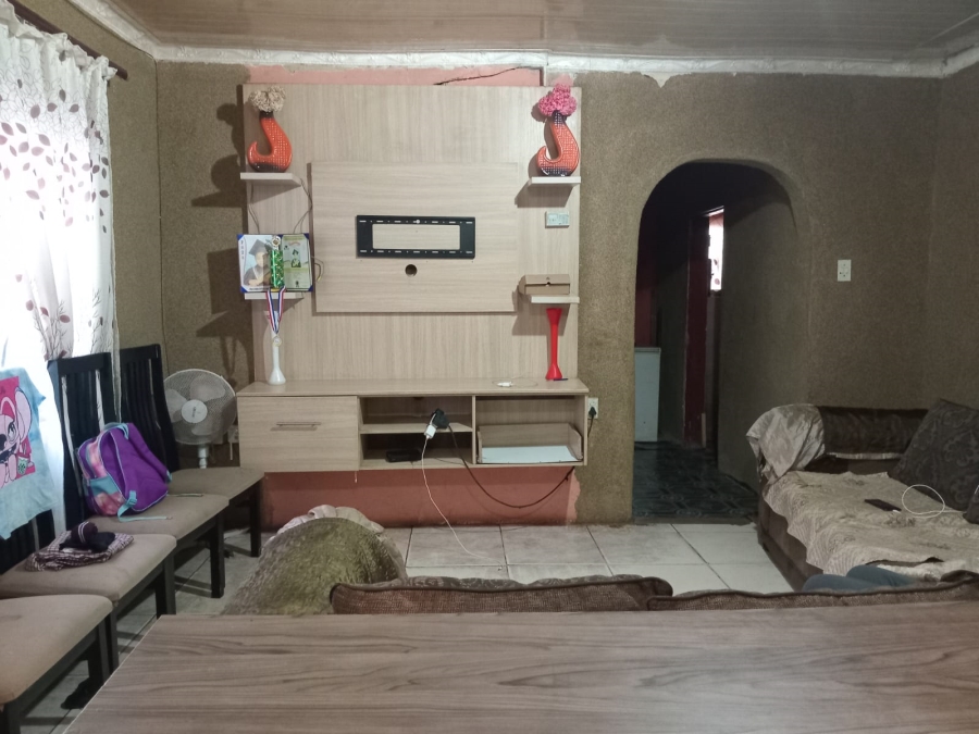 4 Bedroom Property for Sale in Roodekop Gauteng