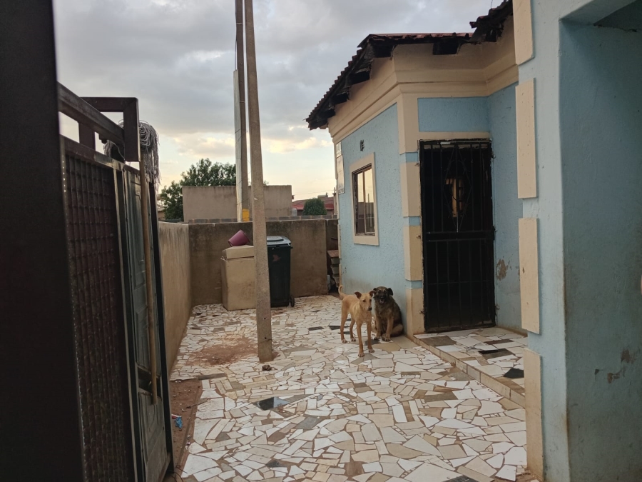 4 Bedroom Property for Sale in Roodekop Gauteng