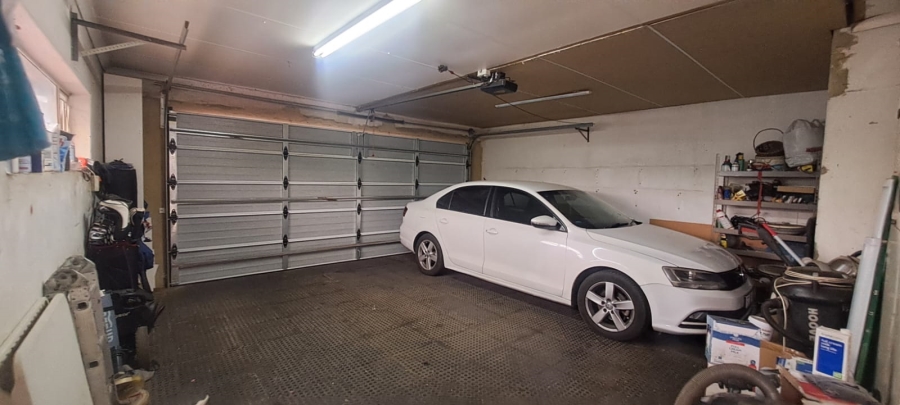 4 Bedroom Property for Sale in Freeway Park Gauteng