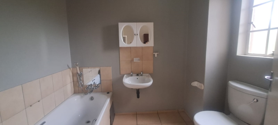 2 Bedroom Property for Sale in Norton Park Gauteng
