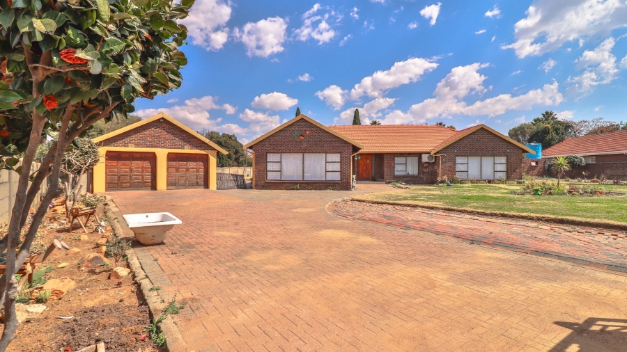 4 Bedroom Property for Sale in Sharon Park Gauteng