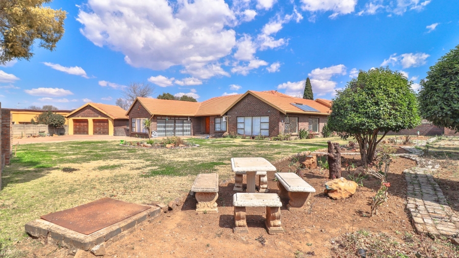 4 Bedroom Property for Sale in Sharon Park Gauteng