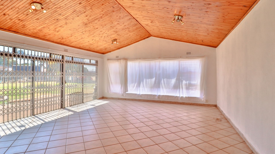 4 Bedroom Property for Sale in Sharon Park Gauteng