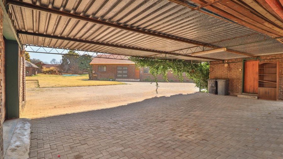 4 Bedroom Property for Sale in Sharon Park Gauteng