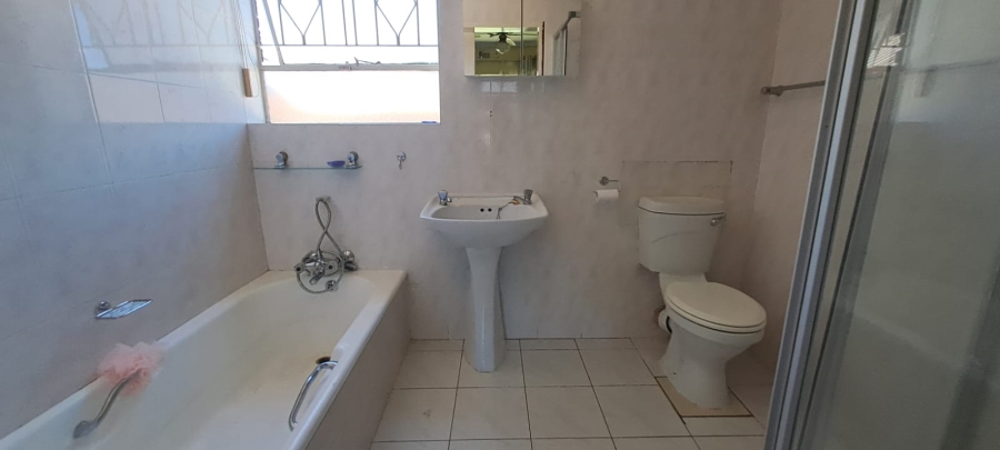 3 Bedroom Property for Sale in Sunward Park Gauteng