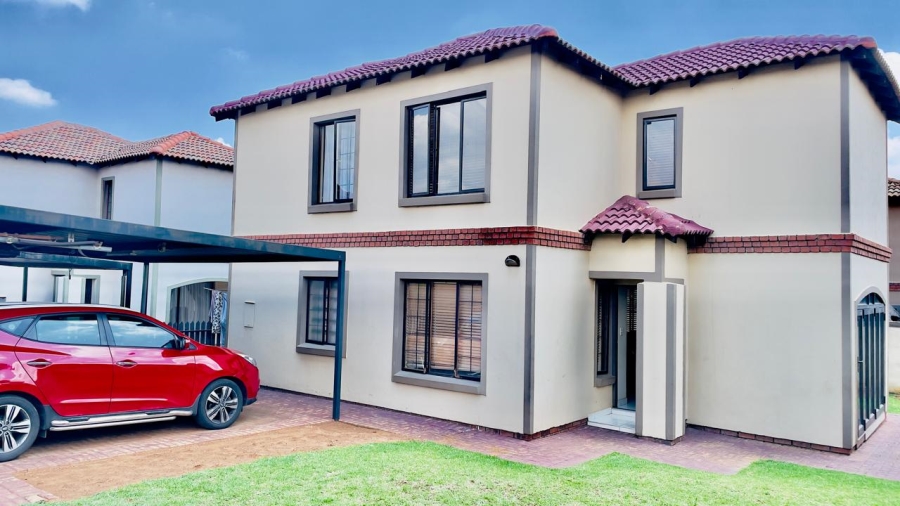 3 Bedroom Property for Sale in Albertsdal Gauteng