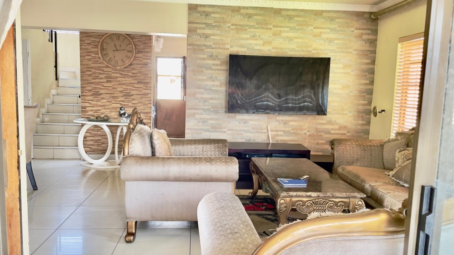 3 Bedroom Property for Sale in Albertsdal Gauteng