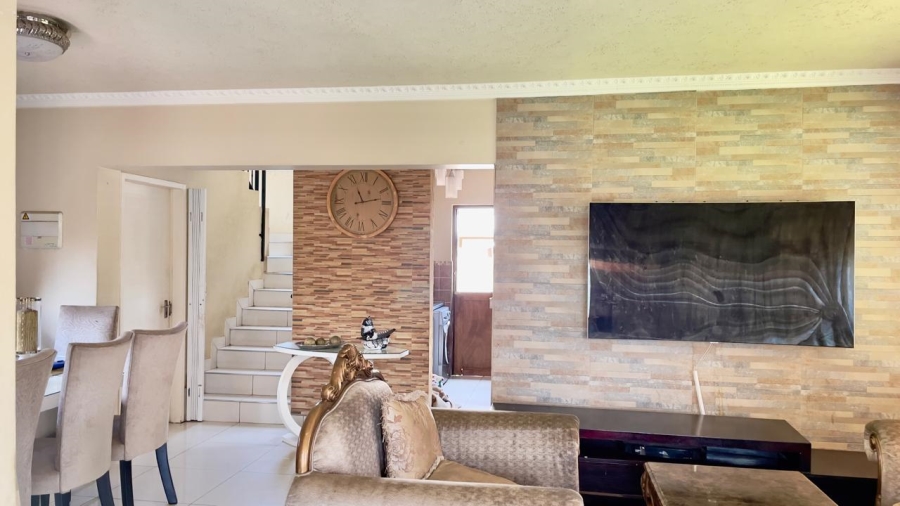 3 Bedroom Property for Sale in Albertsdal Gauteng