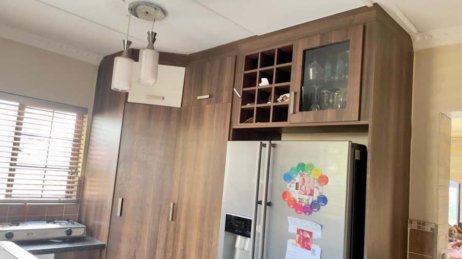 3 Bedroom Property for Sale in Albertsdal Gauteng