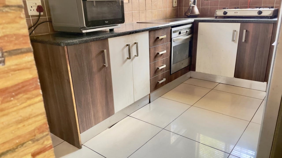 3 Bedroom Property for Sale in Albertsdal Gauteng