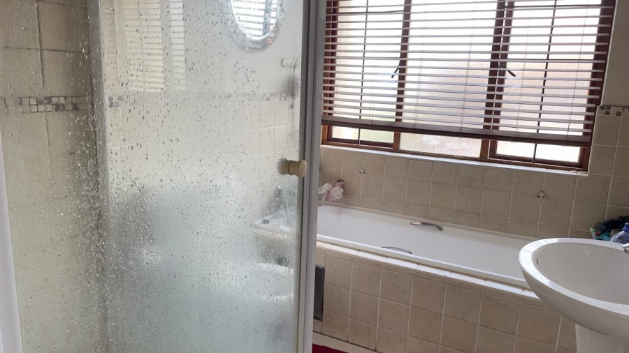 3 Bedroom Property for Sale in Albertsdal Gauteng