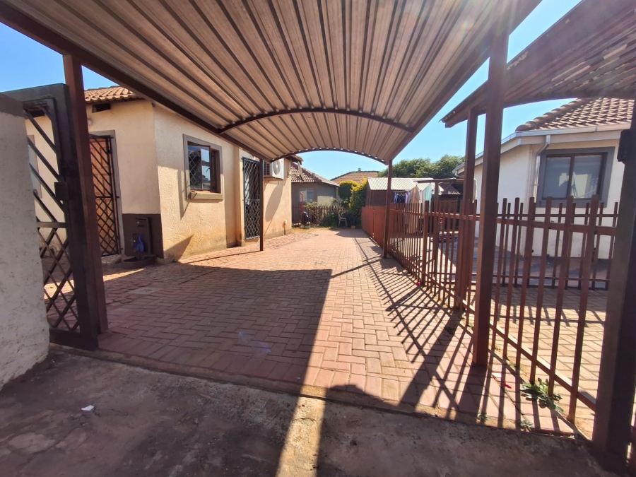 3 Bedroom Property for Sale in Theresa Park Gauteng
