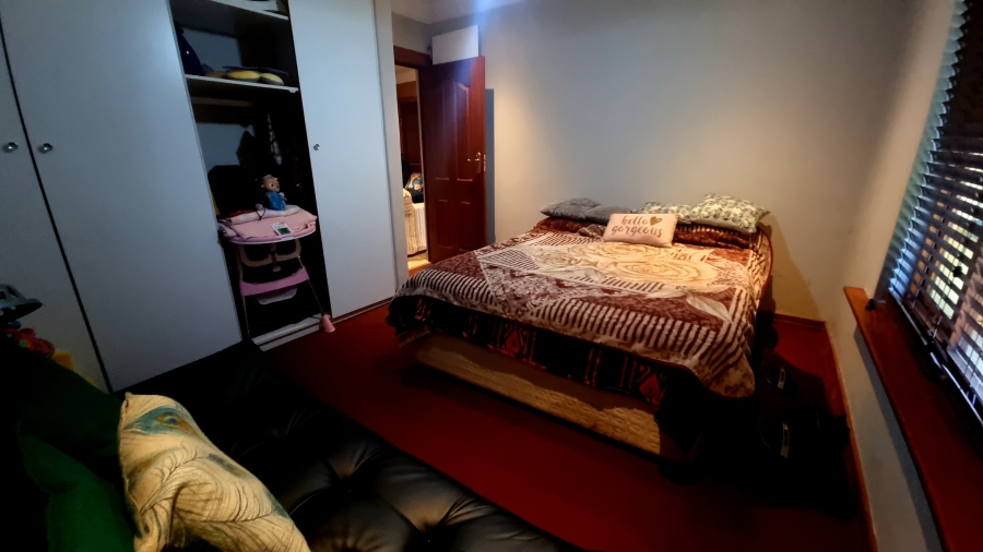 5 Bedroom Property for Sale in Crescent Wood Country Estate Gauteng