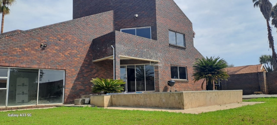 4 Bedroom Property for Sale in New State Areas Gauteng