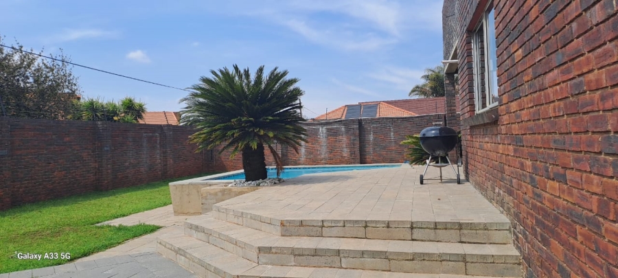 4 Bedroom Property for Sale in New State Areas Gauteng