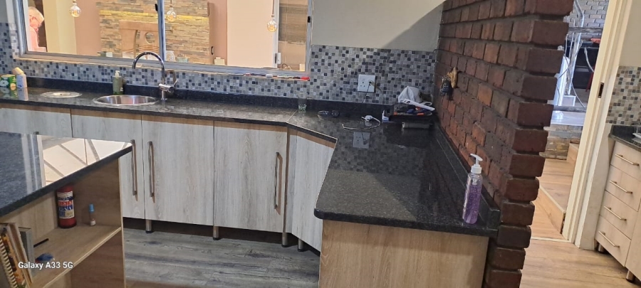 4 Bedroom Property for Sale in New State Areas Gauteng