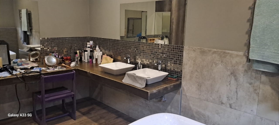 4 Bedroom Property for Sale in New State Areas Gauteng