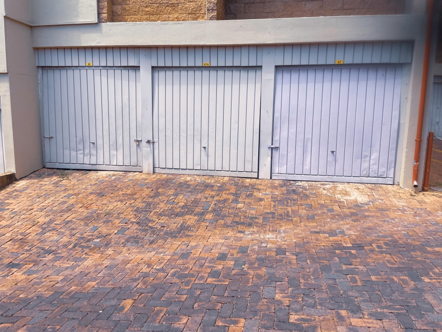 2 Bedroom Property for Sale in Zwartkop Gauteng