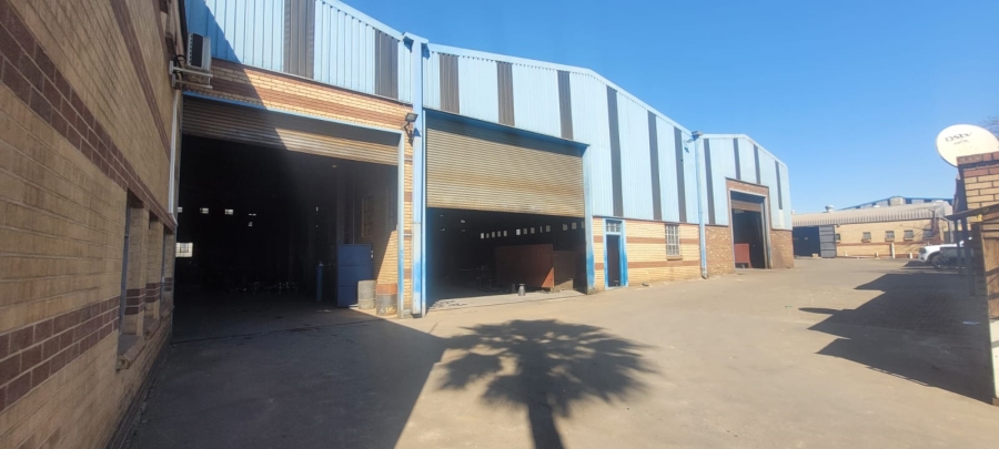 Commercial Property for Sale in Clayville Industria Gauteng